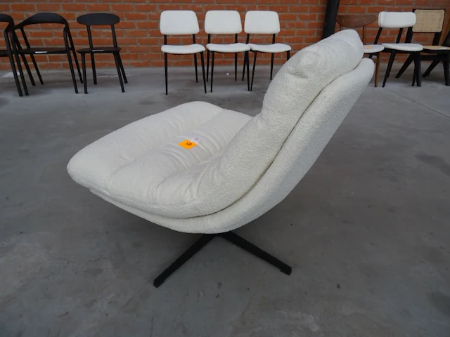 Draaibare stoffen fauteuil - afbeelding 3 van  4