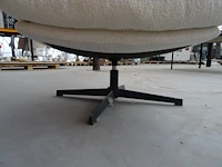 Draaibare stoffen fauteuil - afbeelding 4 van  4