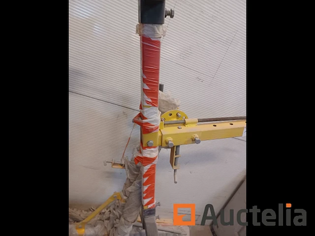 Draait auto - afbeelding 1 van  5