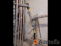 Draait auto - afbeelding 2 van  5