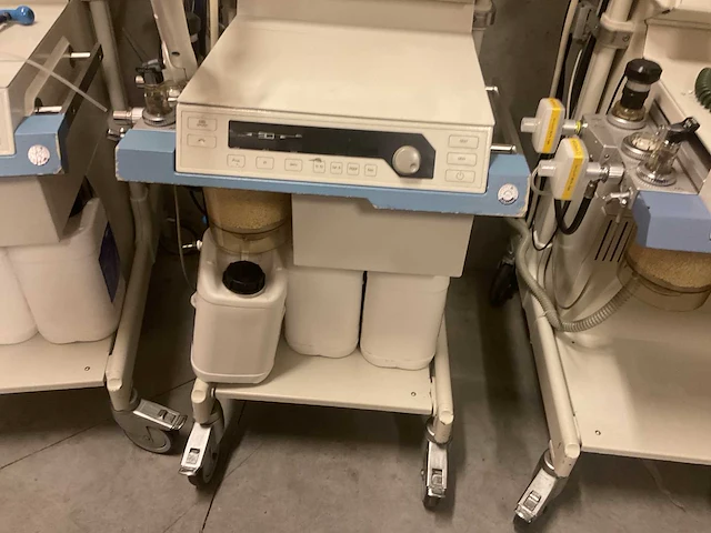 Dräger cato m32000 mobiel anesthesie-werkstation - afbeelding 5 van  5