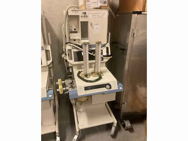 Dräger cato m32000 mobiel anesthesie-werkstation - afbeelding 2 van  5