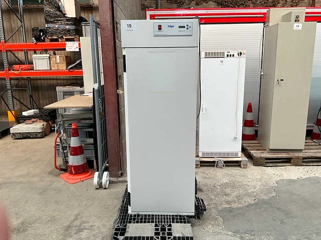 Dräger m45 droogkast - afbeelding 1 van  7