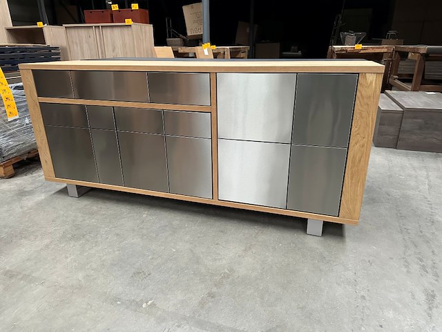 Dressoir eik met inox front - afbeelding 1 van  1