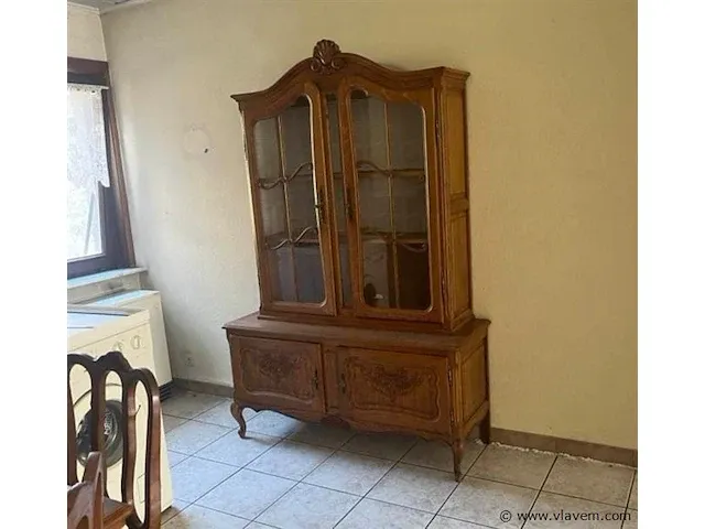 Dressoir, vitrinekast, tafel met zes stoelen louis xv stijl - afbeelding 1 van  2