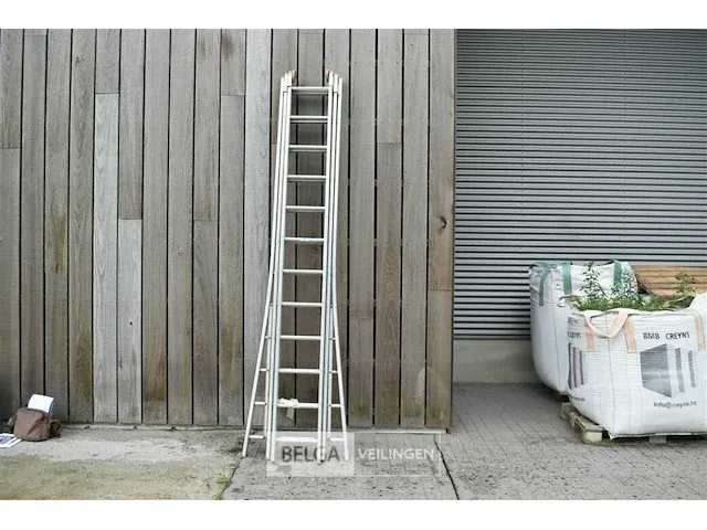 Drie delige alu ladder 3x12 sporten 7,5 meter - afbeelding 1 van  6