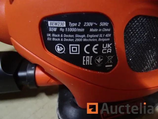 Driehoekige schuurmachine zwart + decker bew230 - afbeelding 4 van  6