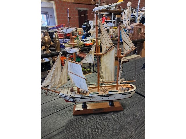 Driemaster zeilboot - afbeelding 1 van  6