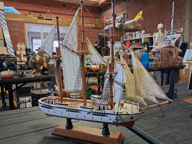 Driemaster zeilboot - afbeelding 6 van  6