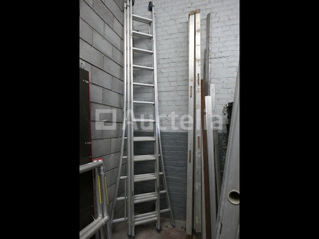 Drievoudig element massieve ladder - afbeelding 3 van  5