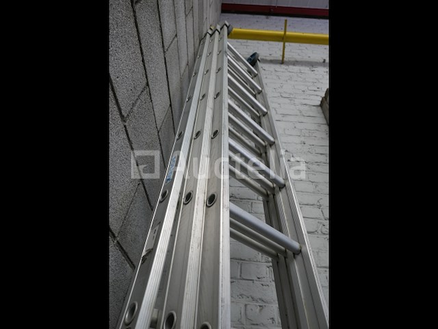 Drievoudig element massieve ladder - afbeelding 5 van  5