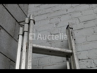 Drievoudig element massieve ladder - afbeelding 2 van  7