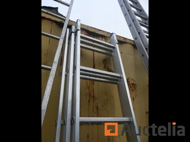 Drievoudige aluminium ladder 3x9 treden - afbeelding 4 van  6