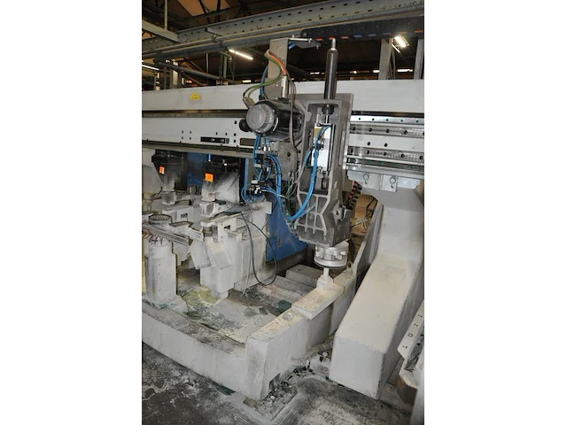 Drilling machine bystronic - afbeelding 3 van  4