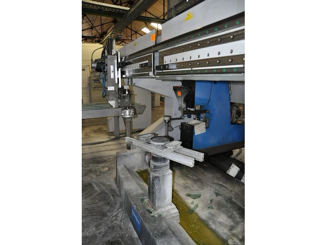 Drilling machine bystronic - afbeelding 1 van  4