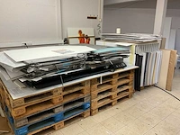Drukkerij vacuümpers met passe partout kartons. - afbeelding 8 van  10