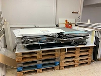 Drukkerij vacuümpers met passe partout kartons. - afbeelding 9 van  10