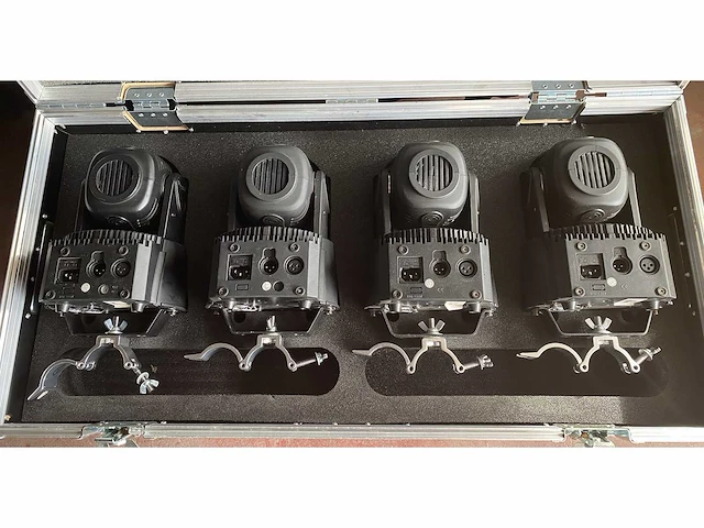 Dss flightcases met 4x stagg headbanger hb10 - afbeelding 2 van  5