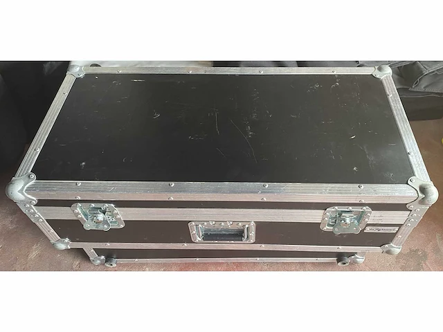Dss flightcases met 4x stagg headbanger hb10 - afbeelding 4 van  5