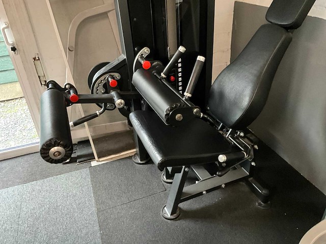 Dual leg extensions / leg curl machine - afbeelding 7 van  11