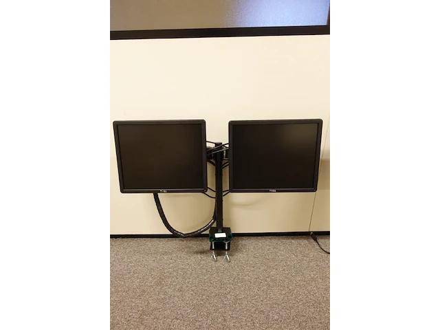 Dual monitor arm mount with 2x 17" dell monitor - afbeelding 1 van  2