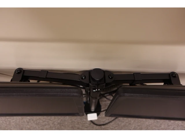 Dual monitor arm mount with 2x 17" dell monitor - afbeelding 2 van  2