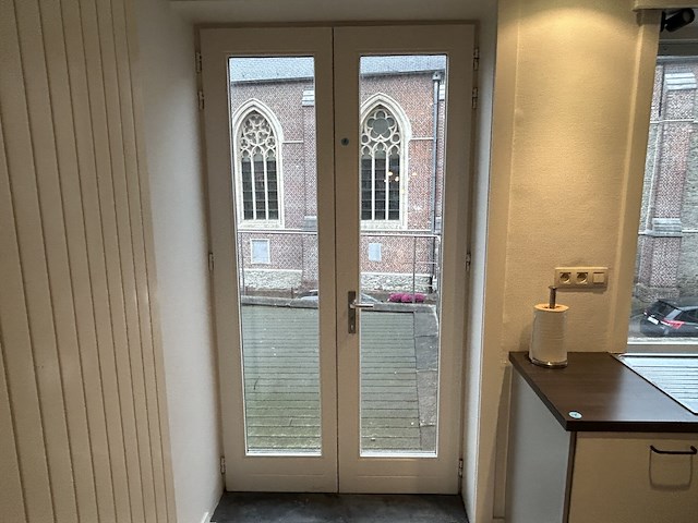 Dubbel opendraaiend houten raam (dubbel glas) - afbeelding 1 van  7