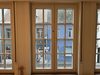 Dubbel opendraaiend pvc raam met onderverdeling