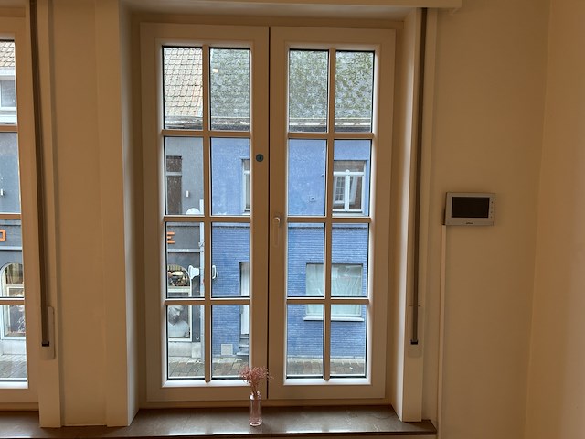 Dubbel opendraaiend pvc raam met onderverdeling - afbeelding 1 van  7