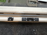 Dubbel opendraaiende pvc raam beige (dubbel glas) - afbeelding 3 van  5