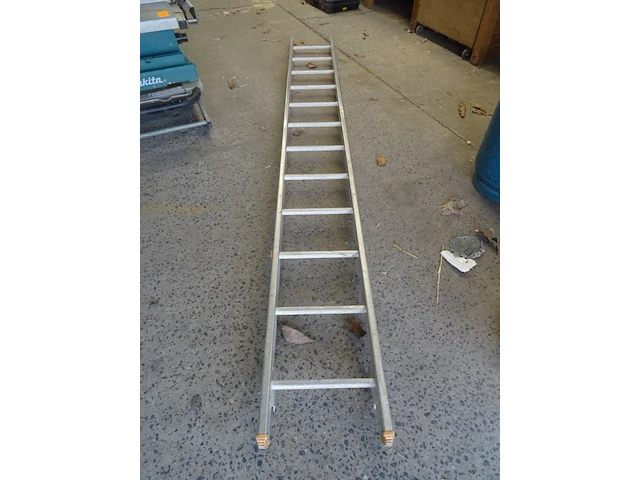 Dubbele alu trapladder + alu ladder - afbeelding 3 van  4