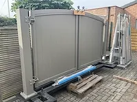 Dubbele aluminium draaipoort
