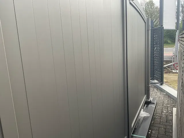 Dubbele aluminium draaipoort - afbeelding 5 van  5