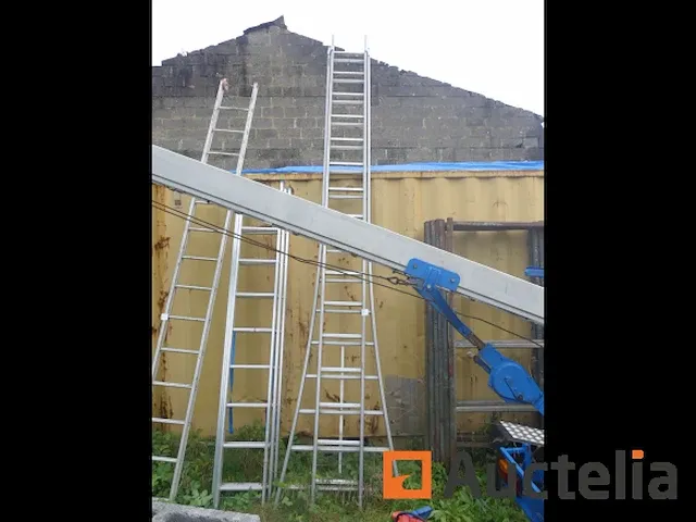 Dubbele aluminium ladder 2x16 treden - afbeelding 2 van  8