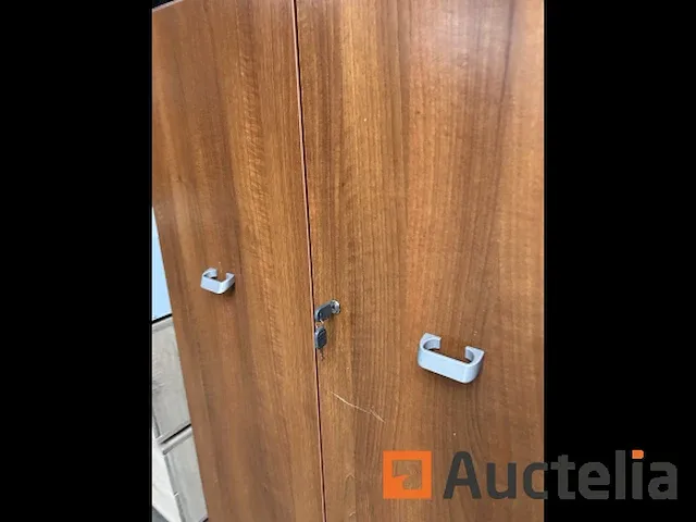 Dubbele deur houten kledingkast - afbeelding 2 van  4