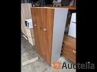 Dubbele deur houten kledingkast - afbeelding 3 van  4