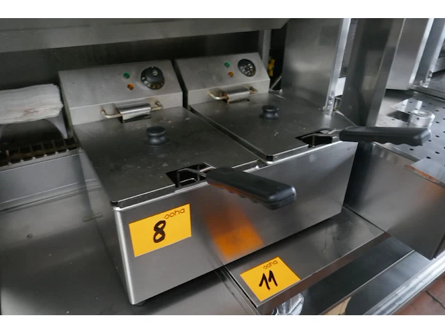 Dubbele friteuse + microgolfoven - afbeelding 1 van  3