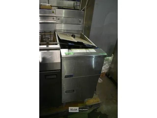 Dubbele friteuse pitco - afbeelding 2 van  2