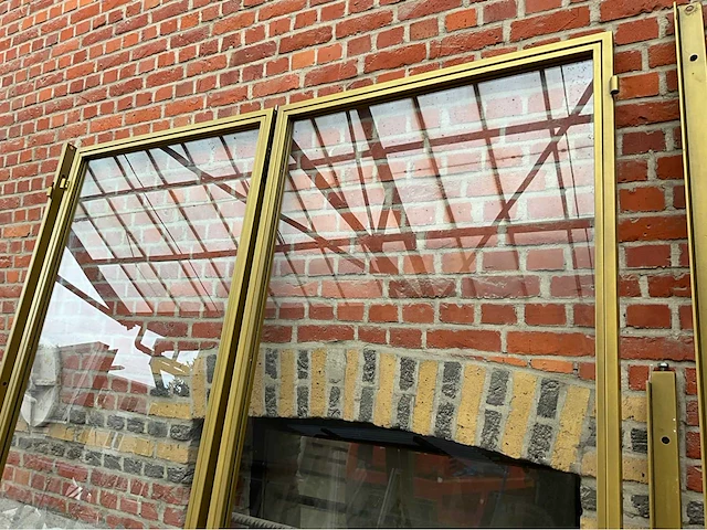 Dubbele glazen deur – aluminium kader – ral1036 goud - afbeelding 2 van  12