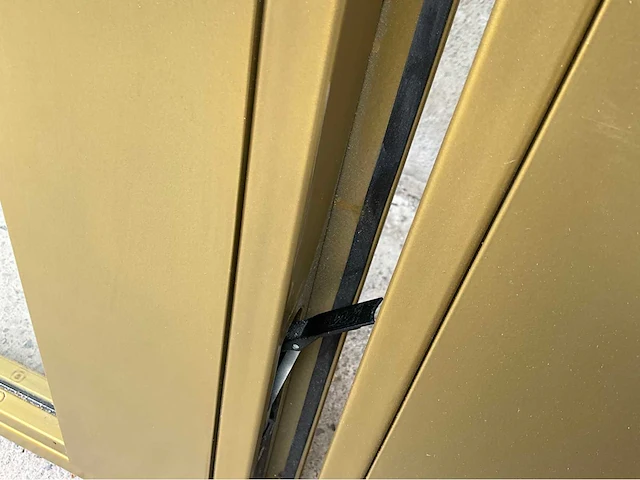 Dubbele glazen deur – aluminium kader – ral1036 goud - afbeelding 9 van  12
