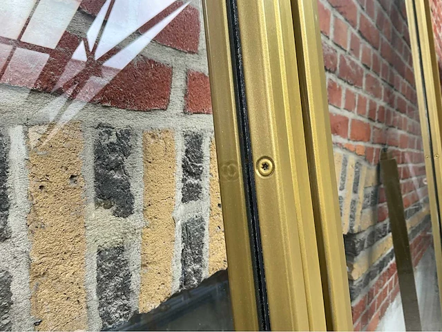 Dubbele glazen deur – aluminium kader – ral1036 goud - afbeelding 10 van  12
