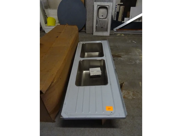 Dubbele inox spoelbak + enkele inox spoelbak - afbeelding 1 van  2