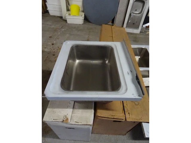 Dubbele inox spoelbak + enkele inox spoelbak - afbeelding 2 van  2