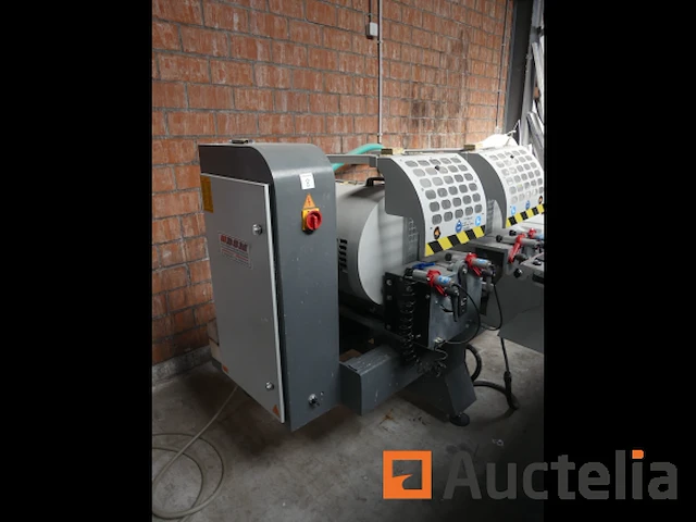 Dubbele kop verstekzaag voor chassis bsm dubbele hoek snijmachine - afbeelding 2 van  9