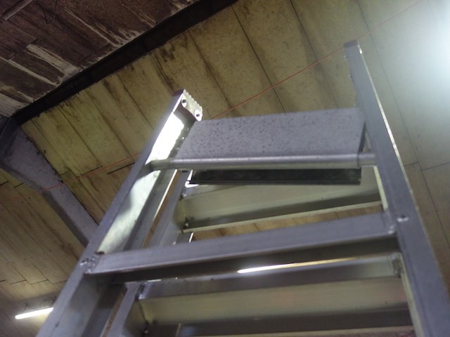 Dubbele ladder 2 x 11 treden (na te zien) - afbeelding 2 van  2