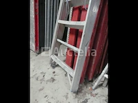 Dubbele ladder, trapladder - afbeelding 8 van  9