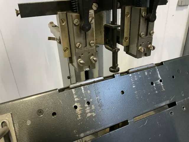 Dubbele nietmachine - afbeelding 3 van  4