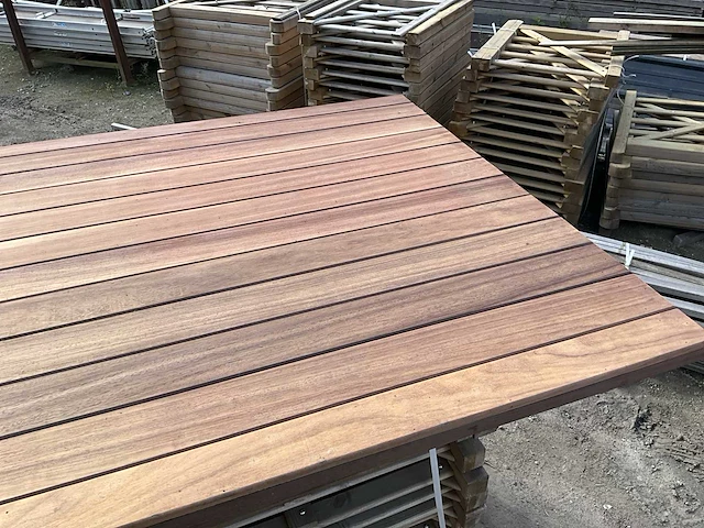 Dubbele padouk houten poort - afbeelding 4 van  8