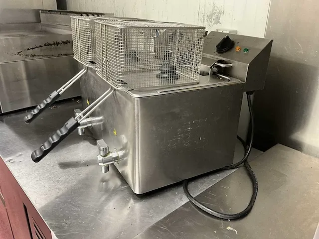 Dubbele rvs friteuse metro gdf3028 - afbeelding 7 van  7