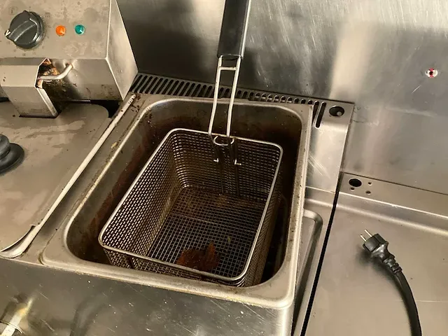 Dubbele rvs friteuse metro professional - afbeelding 6 van  6